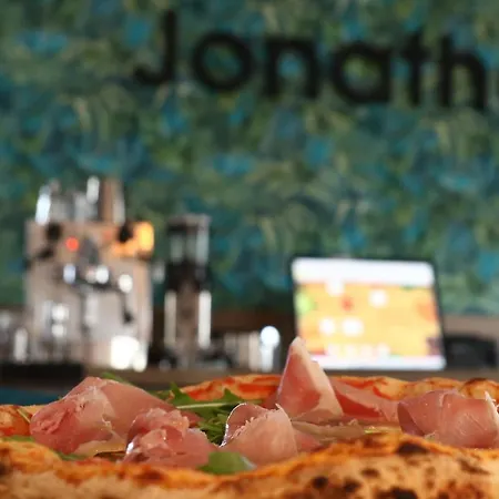 Jonathan Bed&pizza Nocleg ze śniadaniem Komárom